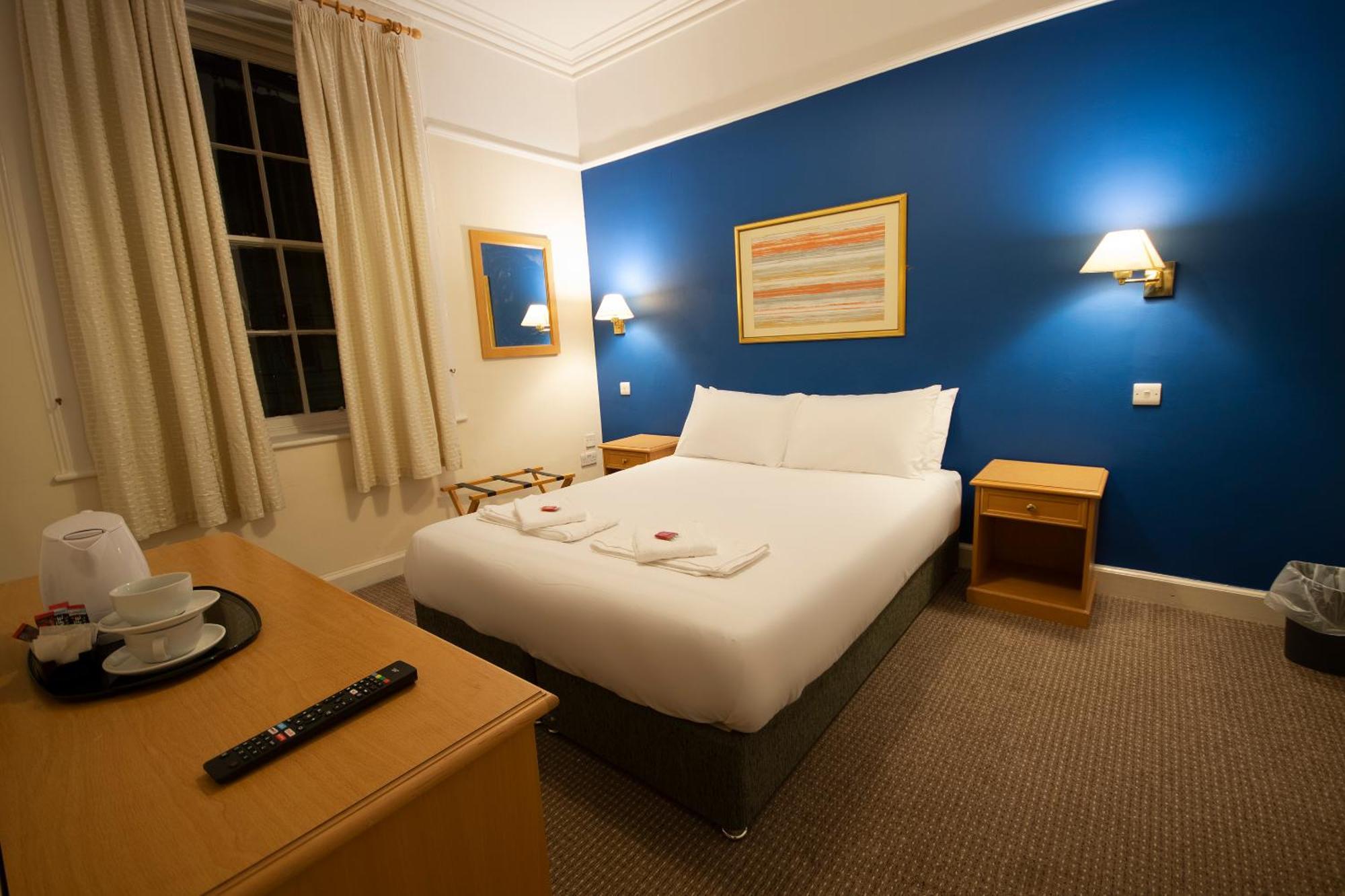 Douglas Arms Hotel Касъл Дъглас Стая снимка