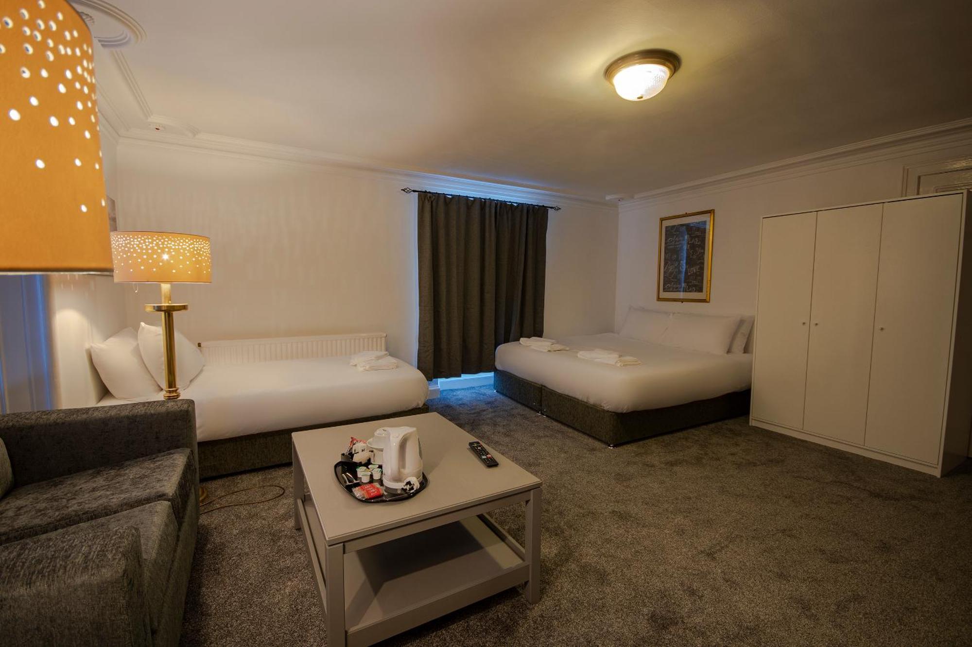 Douglas Arms Hotel Касъл Дъглас Стая снимка