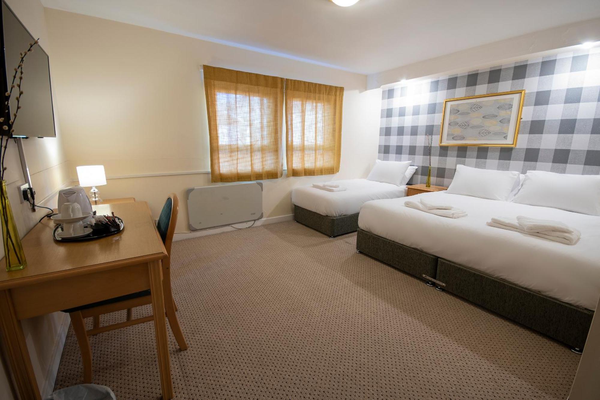 Douglas Arms Hotel Касъл Дъглас Стая снимка