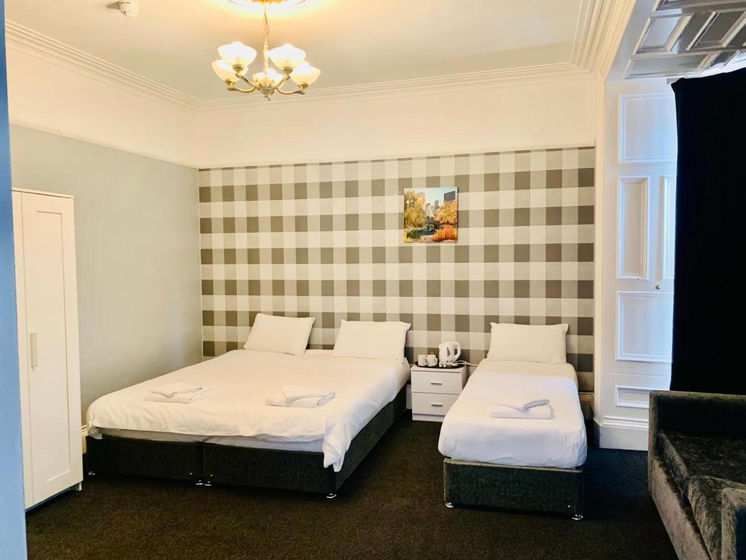 Douglas Arms Hotel Касъл Дъглас Екстериор снимка